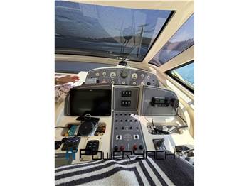 Cayman Yachts 38 WA
