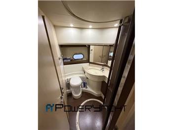 FERRETTI 550