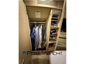FERRETTI 550