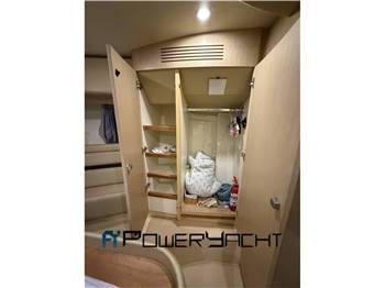FERRETTI 550