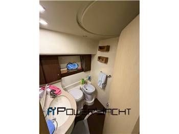 FERRETTI 550