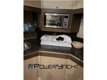 FERRETTI 550