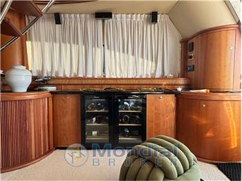 AZIMUT YACHTS 68 Fly