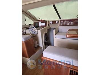 FERRETTI 120