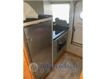 Fairline Squadron 65