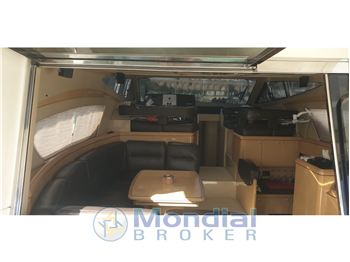 FERRETTI 460