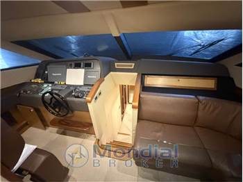 FERRETTI 681
