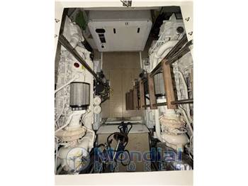 FERRETTI 681