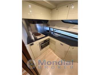 FERRETTI 681
