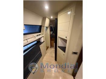 FERRETTI 681