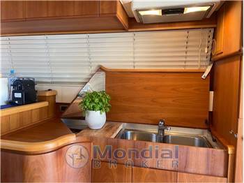 CAYMAN YACHTS 42 Fly
