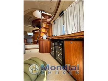 AZIMUT YACHTS 68 Fly