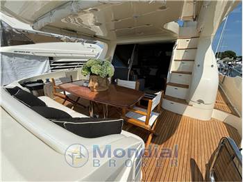 AZIMUT YACHTS 68 Fly