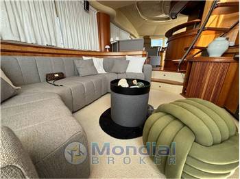 AZIMUT YACHTS 68 Fly