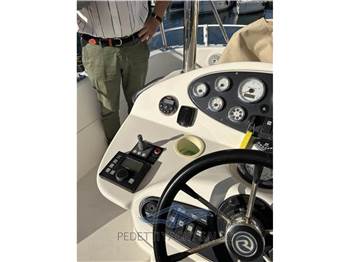 Riviera Marine 37 Flybridge