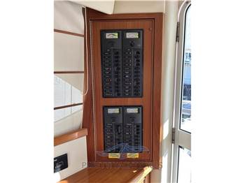 Riviera Marine 37 Flybridge