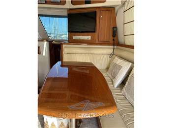 Riviera Marine 37 Flybridge