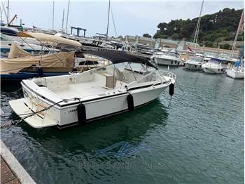 Bertram Yacht 28' Moppie