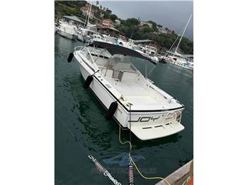 Bertram Yacht 28' Moppie