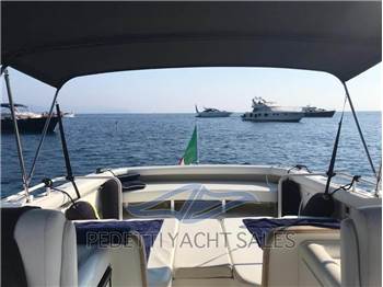 Bertram Yacht 28' Moppie