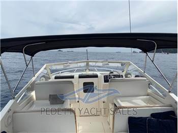 Bertram Yacht 28' Moppie