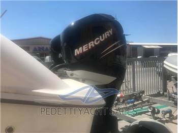 Boston Whaler 32 Cuddy