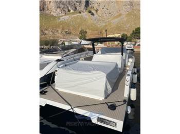 De Antonio Yachts D34 Cruiser