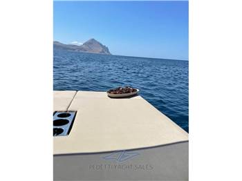 De Antonio Yachts D34 Cruiser