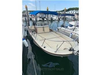 Boston Whaler 22 Outrage