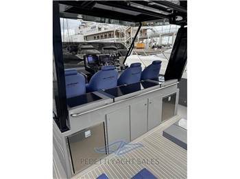De Antonio Yachts D42 Open