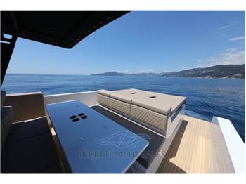 De Antonio Yachts D34 Open