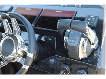 De Antonio Yachts D34 Open