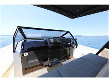 De Antonio Yachts D34 Open