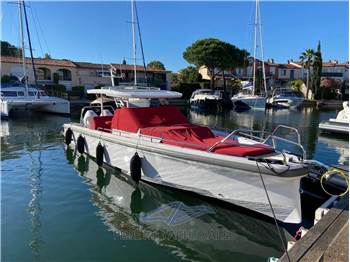 Axopar 37 Sport Cabin