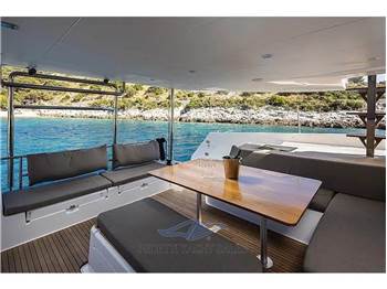 Dufour 48 catamarano