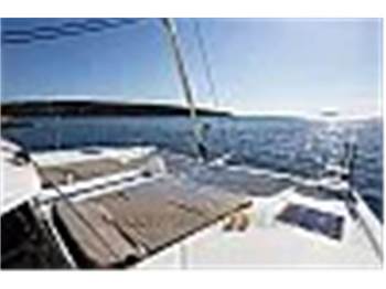 Dufour 48 catamarano