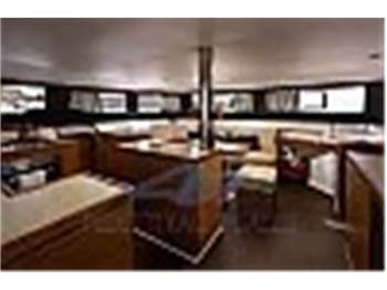 Dufour 48 catamarano