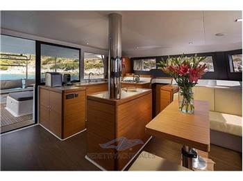 Dufour 48 catamarano