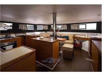 Dufour 48 catamarano