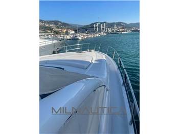 Pershing 62