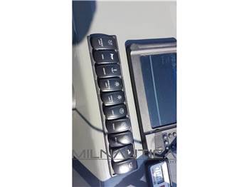 Ranieri Cantiere Midnight Sun 20