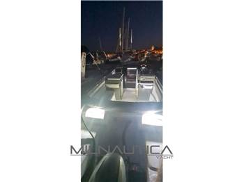 Ranieri Cantiere Midnight Sun 20