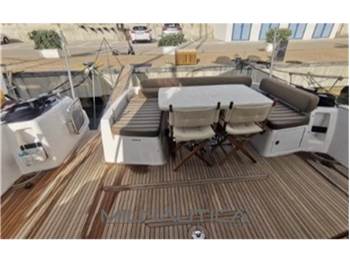 Azimut Magellano 53