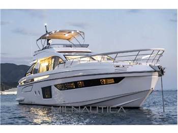Azimut S8