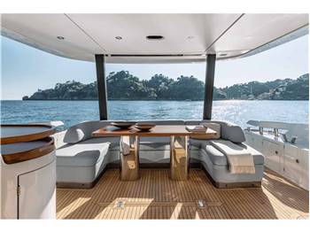 AZIMUT YACHTS AZIMUT FLY 68