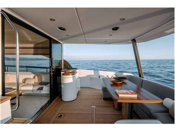 AZIMUT YACHTS AZIMUT FLY 68
