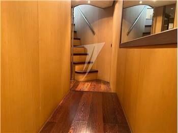 Pershing 90'