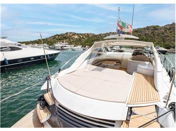 Pershing 52