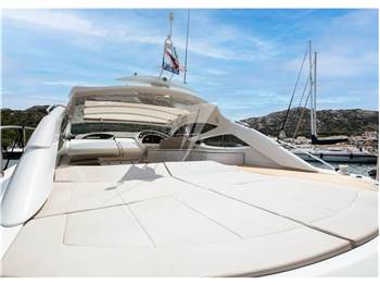 Pershing 52