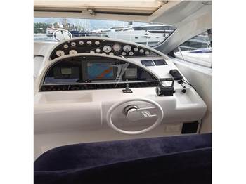 Pershing 52